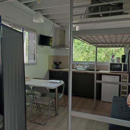 Studio Meuble 1 Piece Entierement Equipe Sans Cloisons Separatives Chavagnes-en-Paillers Luaran gambar