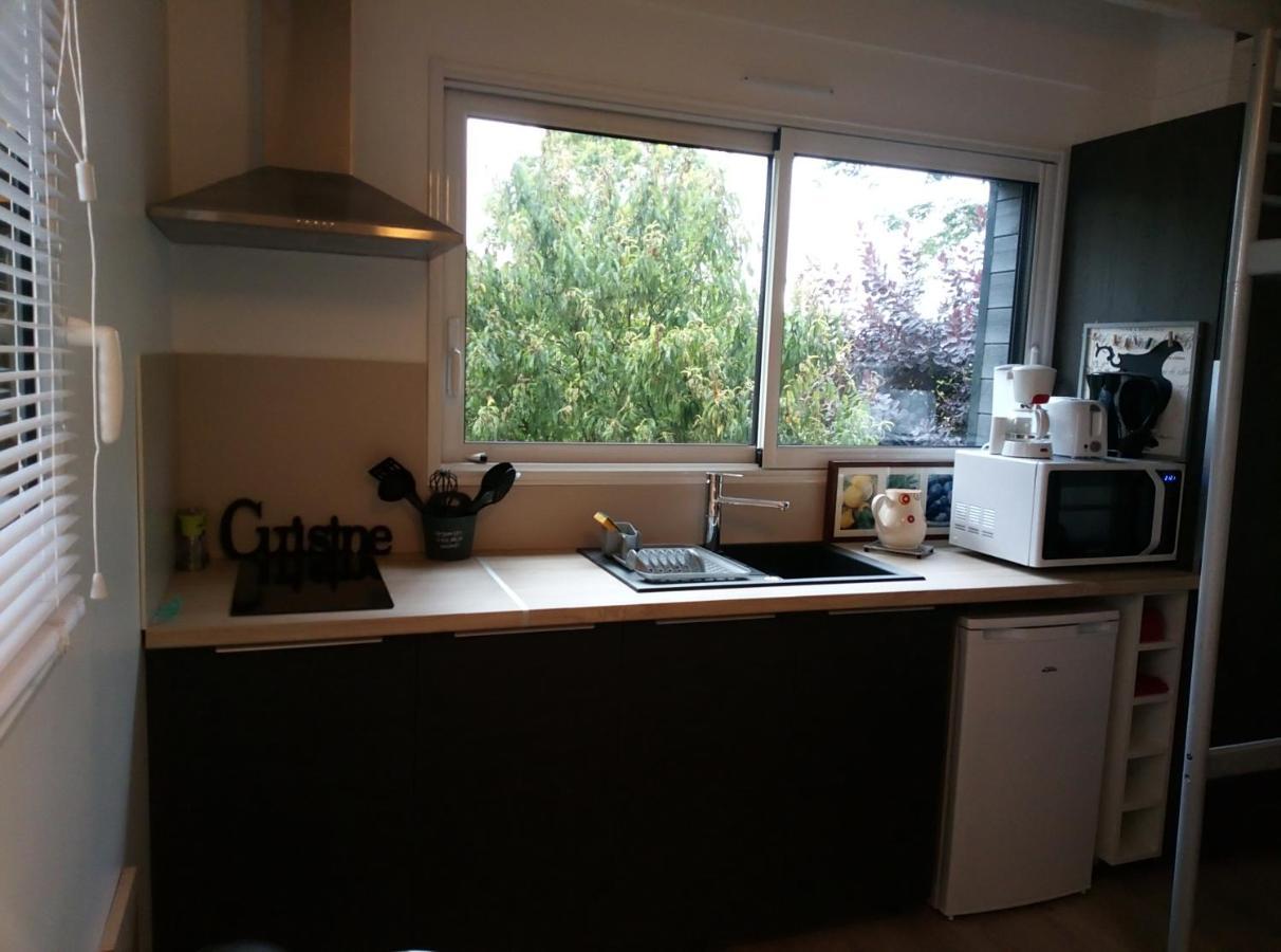 Studio Meuble 1 Piece Entierement Equipe Sans Cloisons Separatives Chavagnes-en-Paillers Luaran gambar