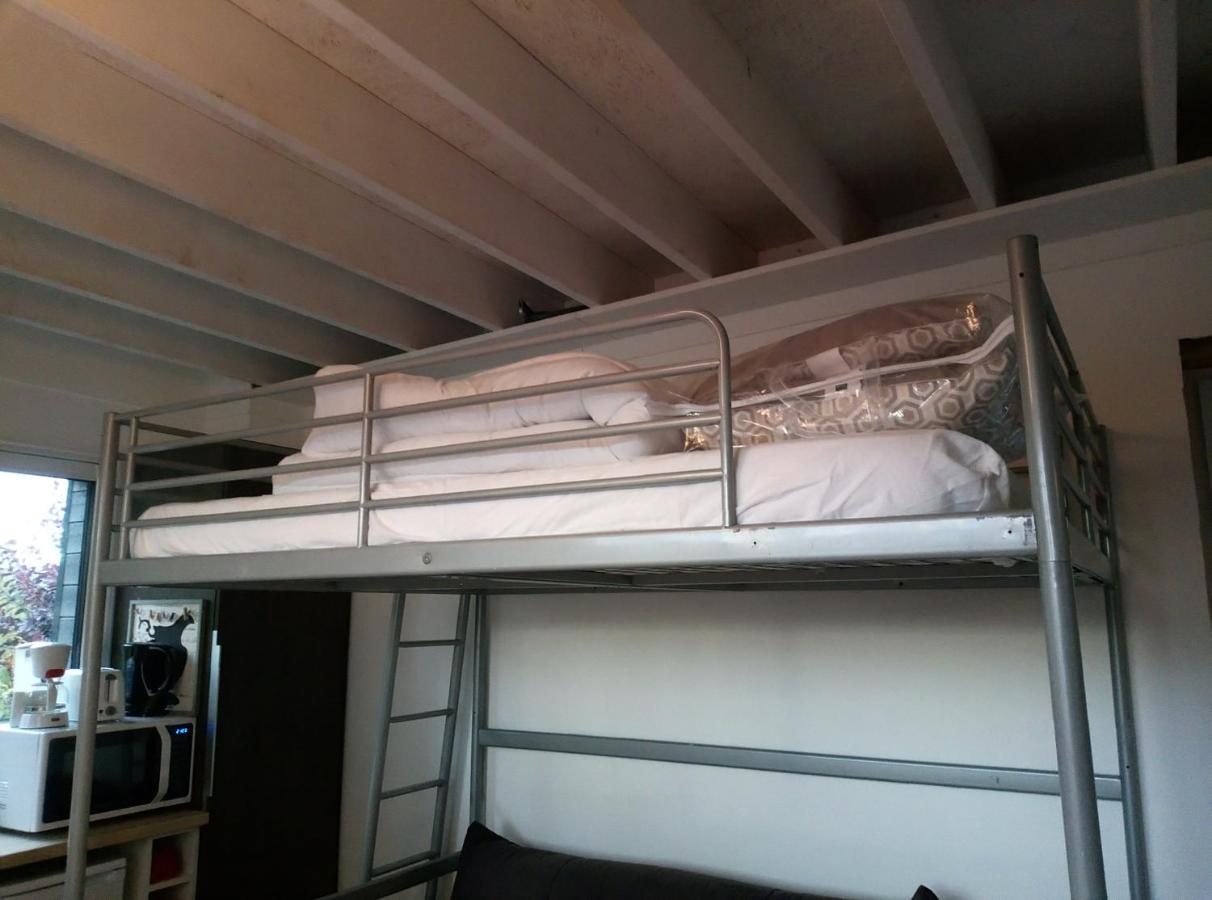 Studio Meuble 1 Piece Entierement Equipe Sans Cloisons Separatives Chavagnes-en-Paillers Luaran gambar