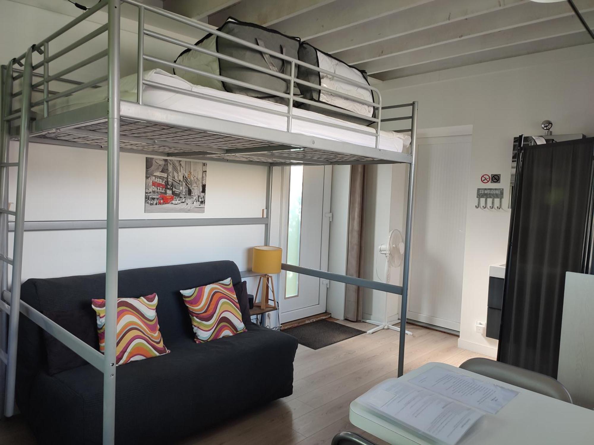 Studio Meuble 1 Piece Entierement Equipe Sans Cloisons Separatives Chavagnes-en-Paillers Luaran gambar